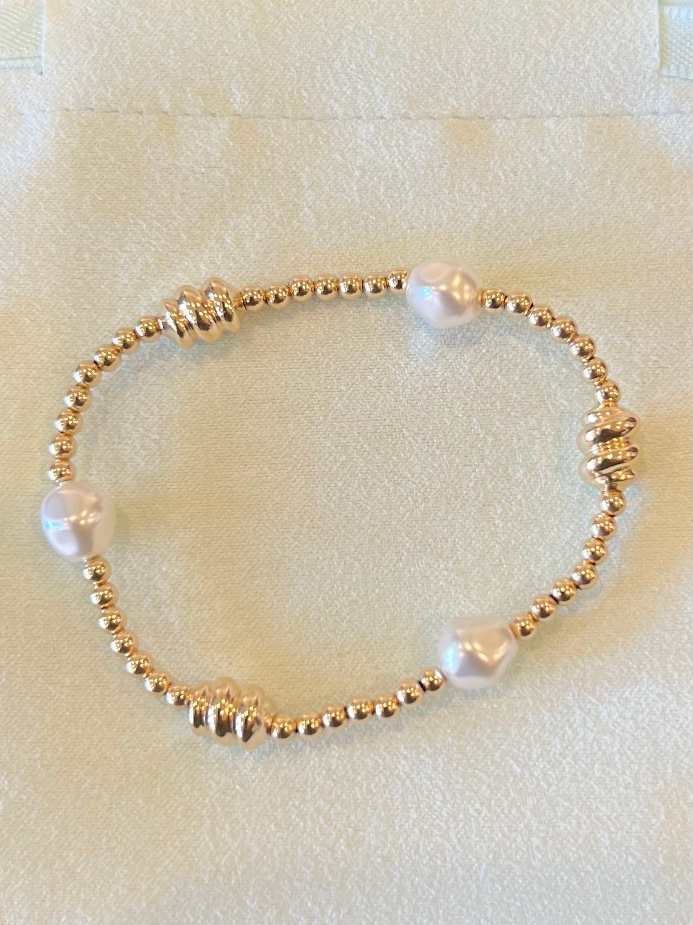 Admire Gold & Admire Pearl 3mm Gold Bracelet