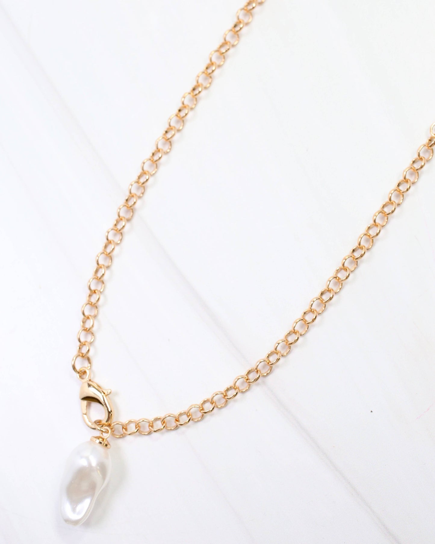 Harrodsburg Long Link Necklace with Pearl Gold: Default