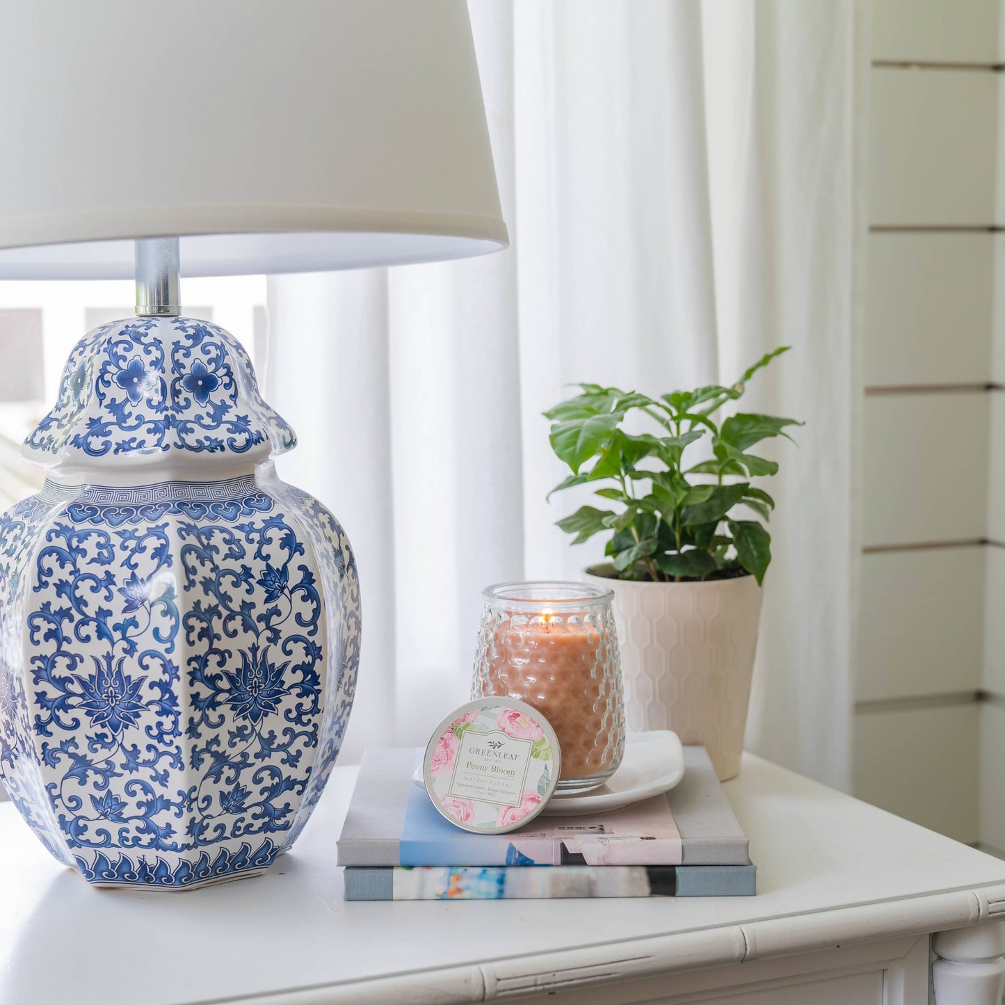 Peony Bloom Signature Candle - Thumbnail 2