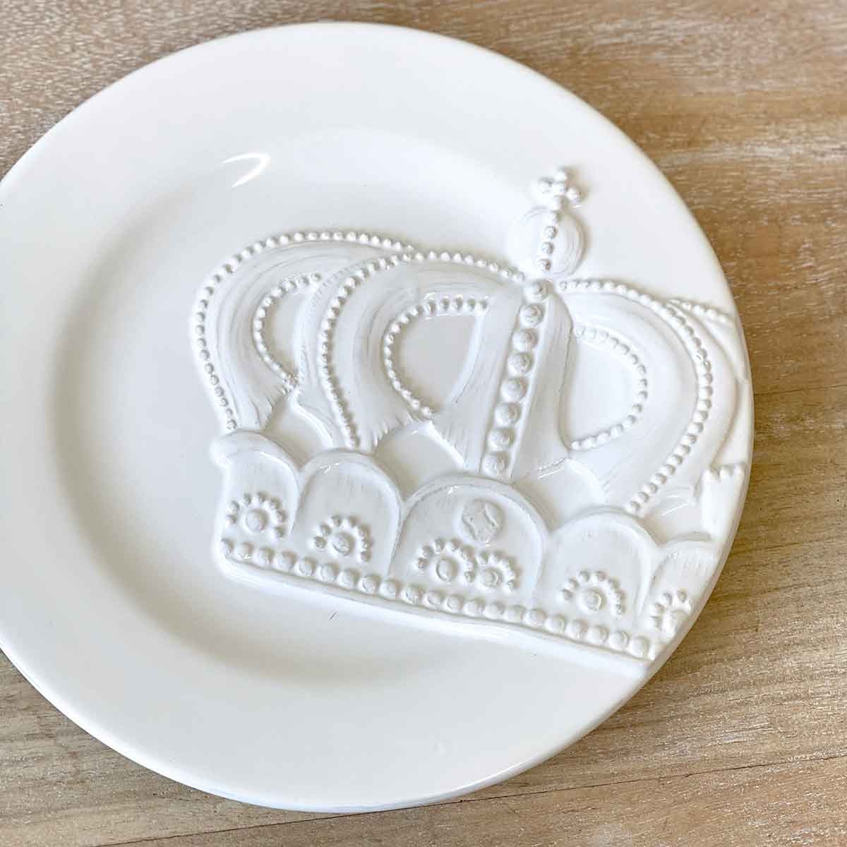 Royal Crown Embossed Plates (Set of 4)