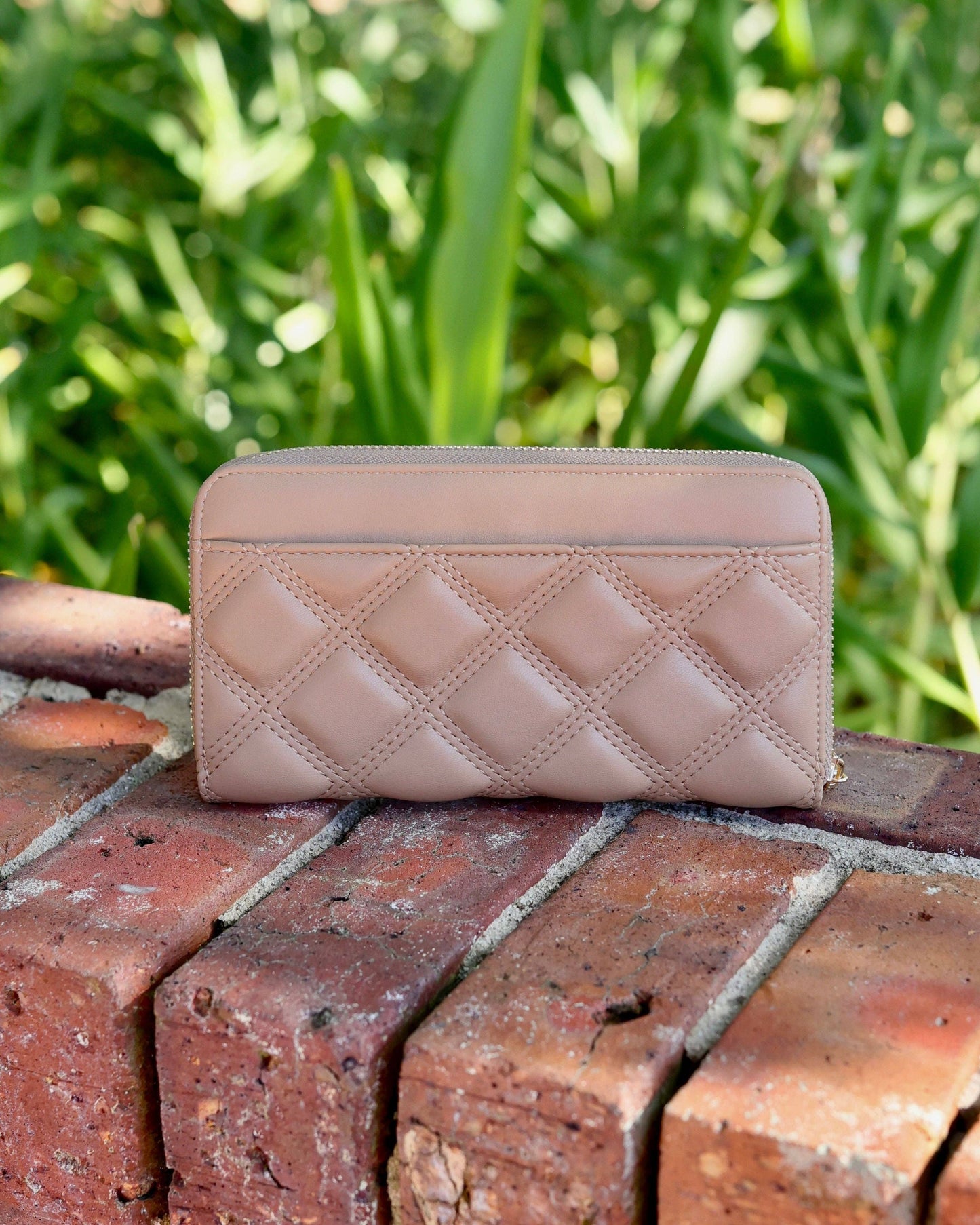 Penelope Wallet Latte DQ: