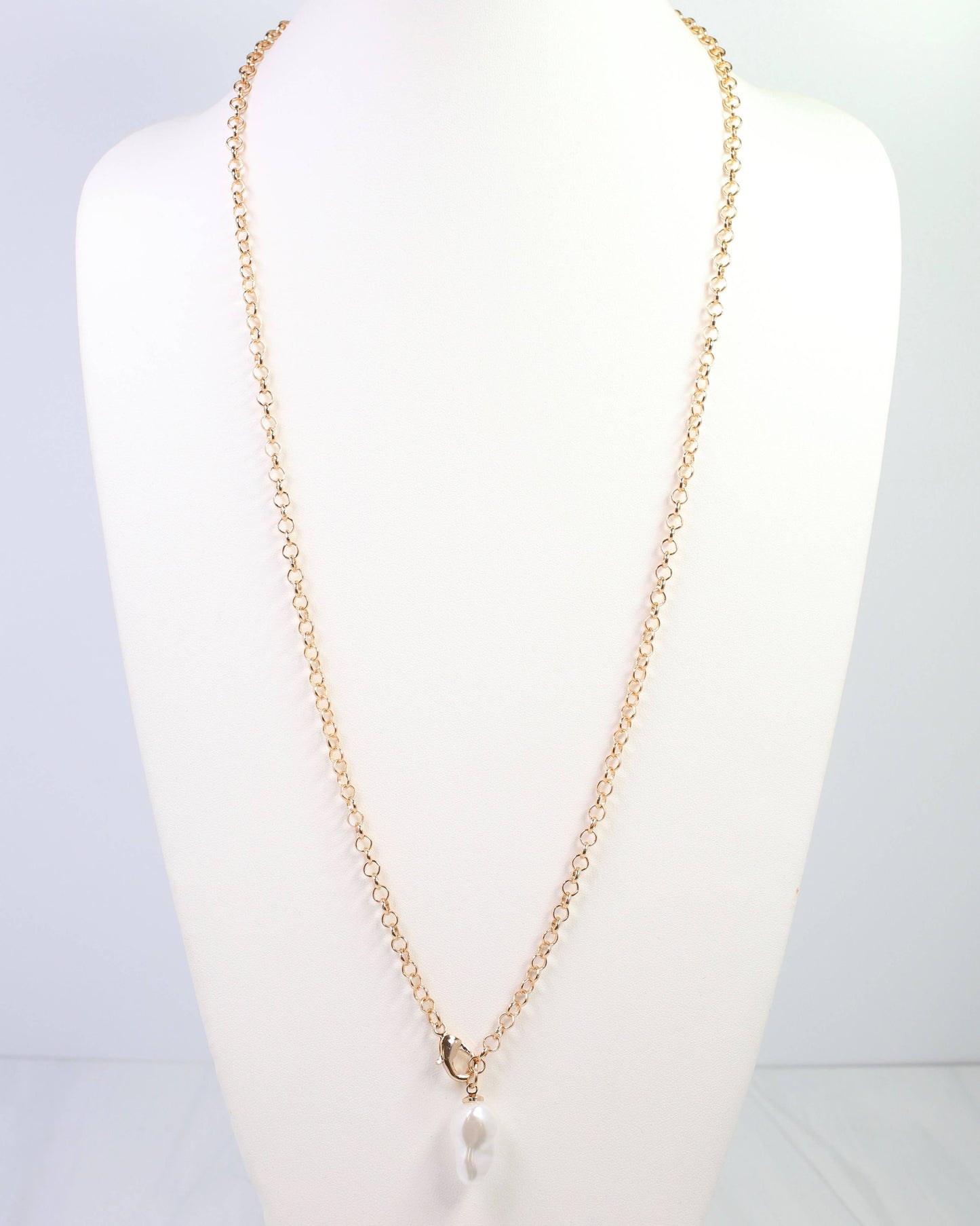 Harrodsburg Long Link Necklace with Pearl Gold: Default