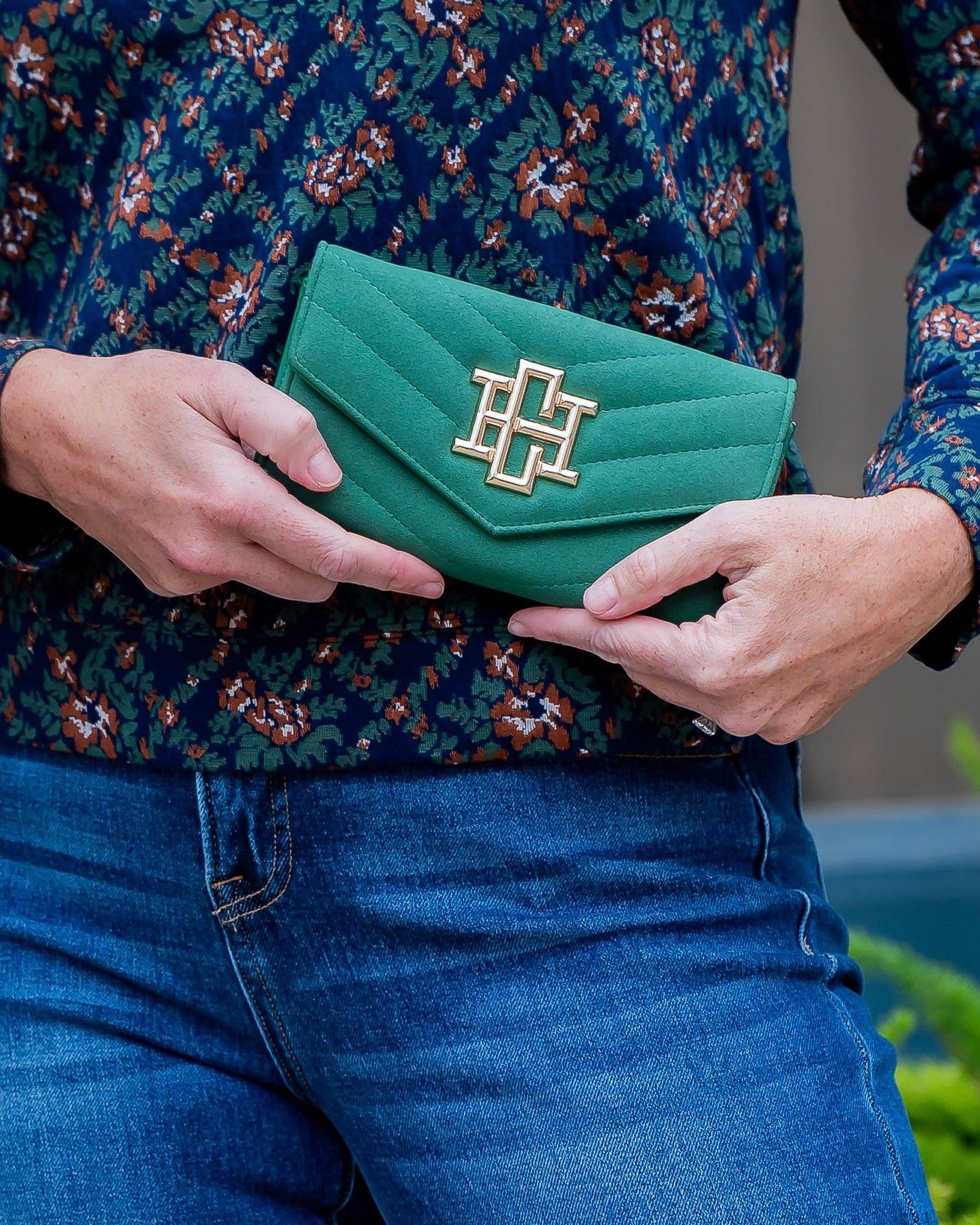 Carlington Clutch/Crossbody Green VQ: Default
