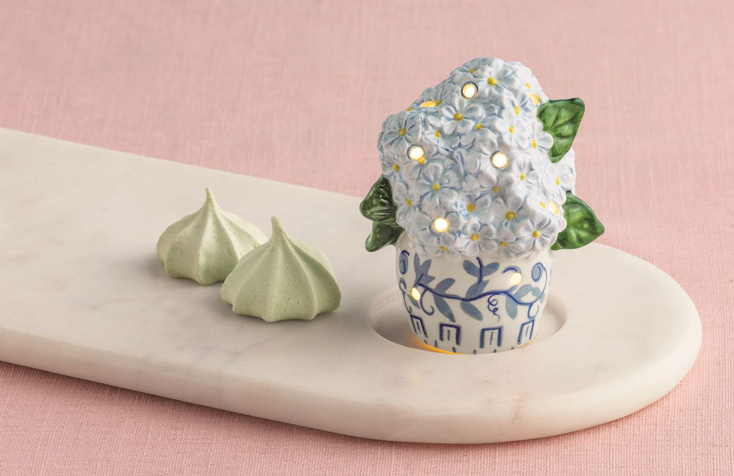 Hydrangea Light-Up Sitter