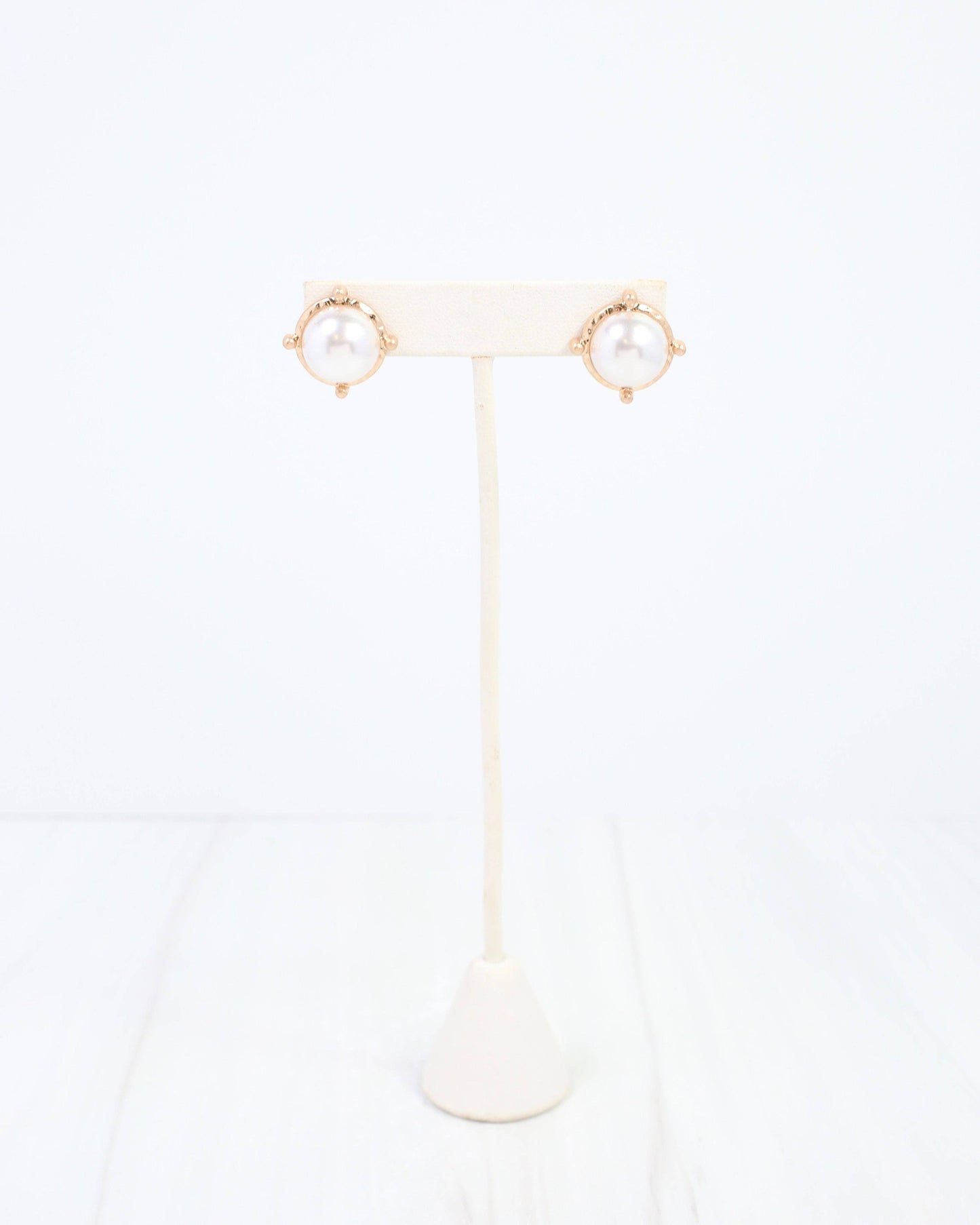 Florissant Round Post Earring Pearl