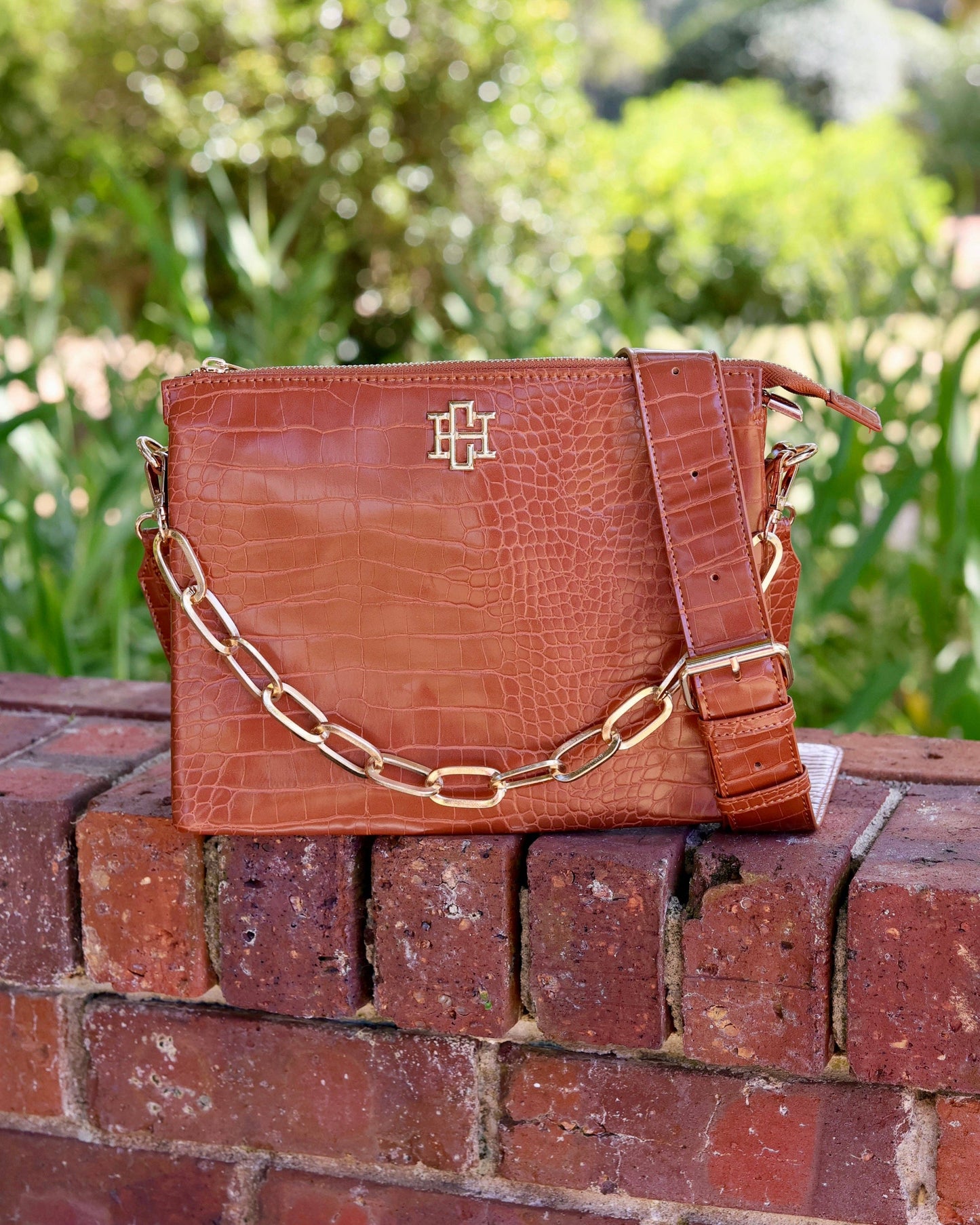 Ariana Crossbody Saddle EC:
