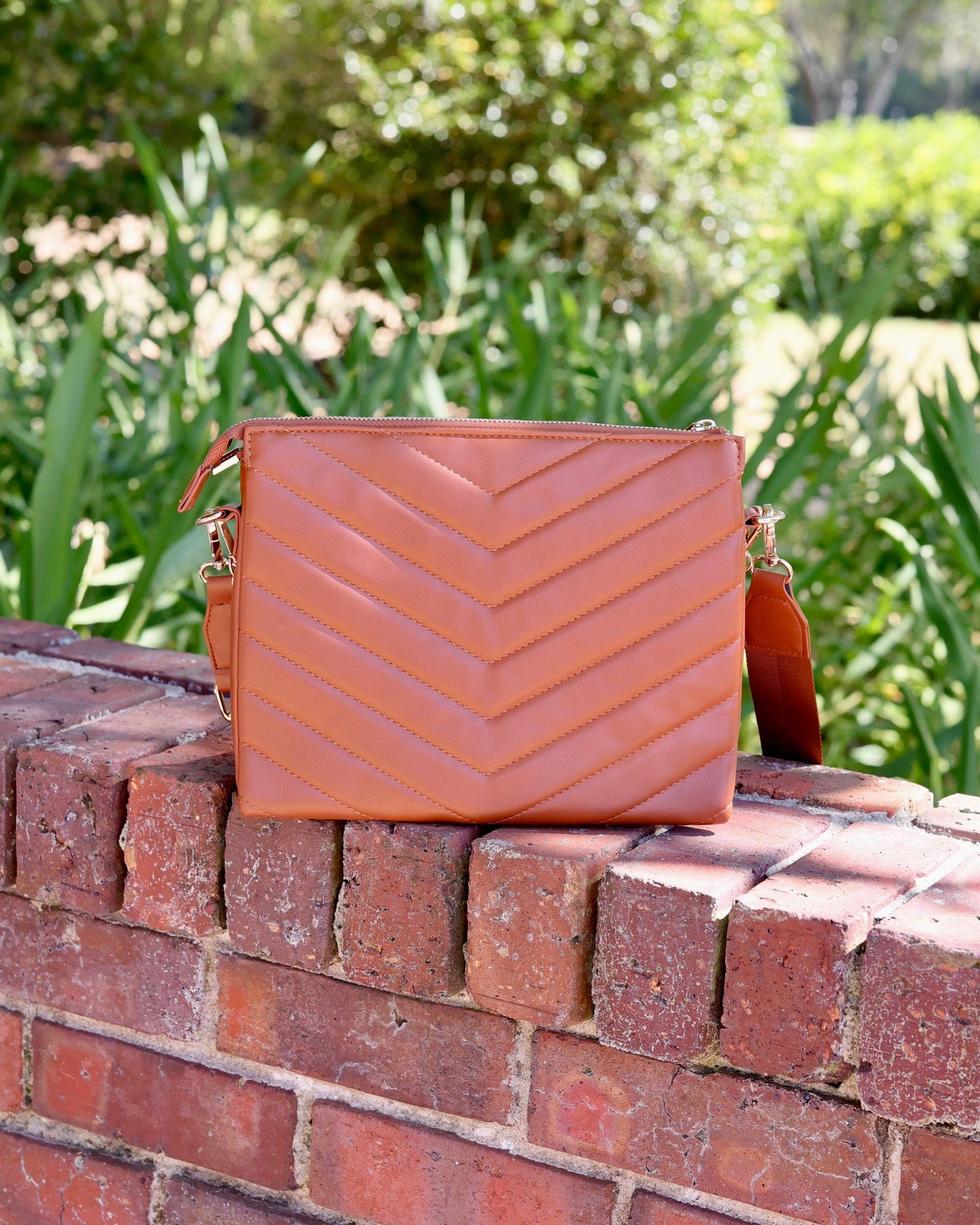 Ariana Crossbody Saddle VQ: