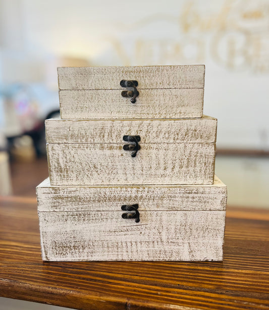 White mango wood coastal box
