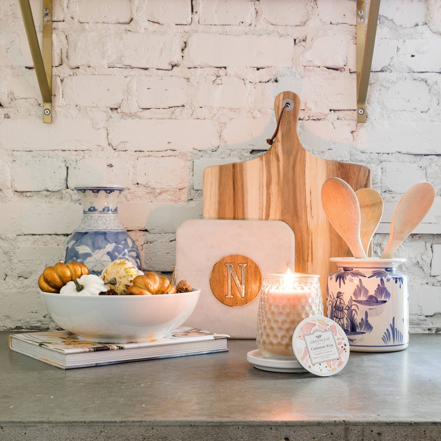 Cashmere Kiss Signature Candle - Thumbnail 4