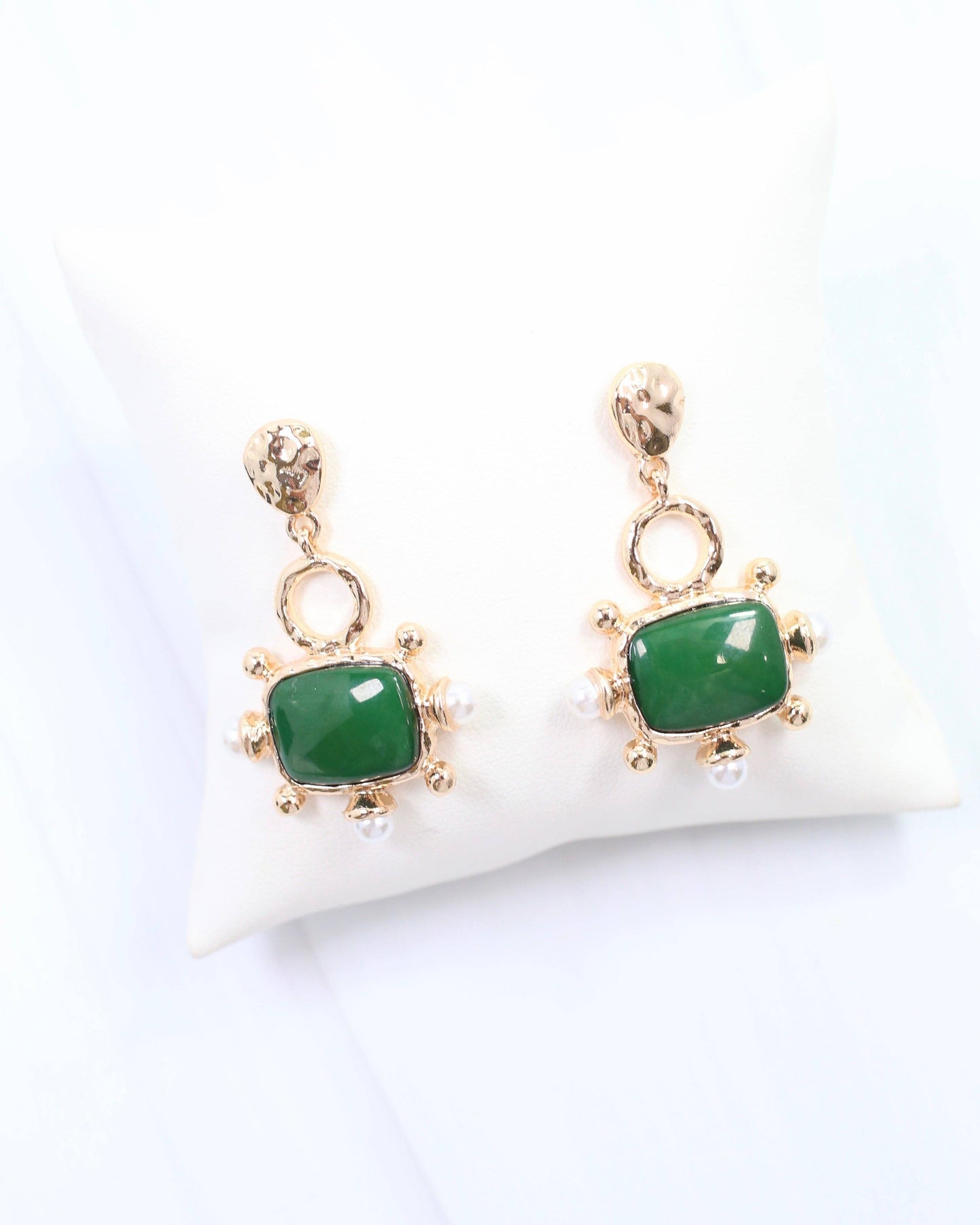 Buena Vista Stone and Pearl Drop Earring Green: Default