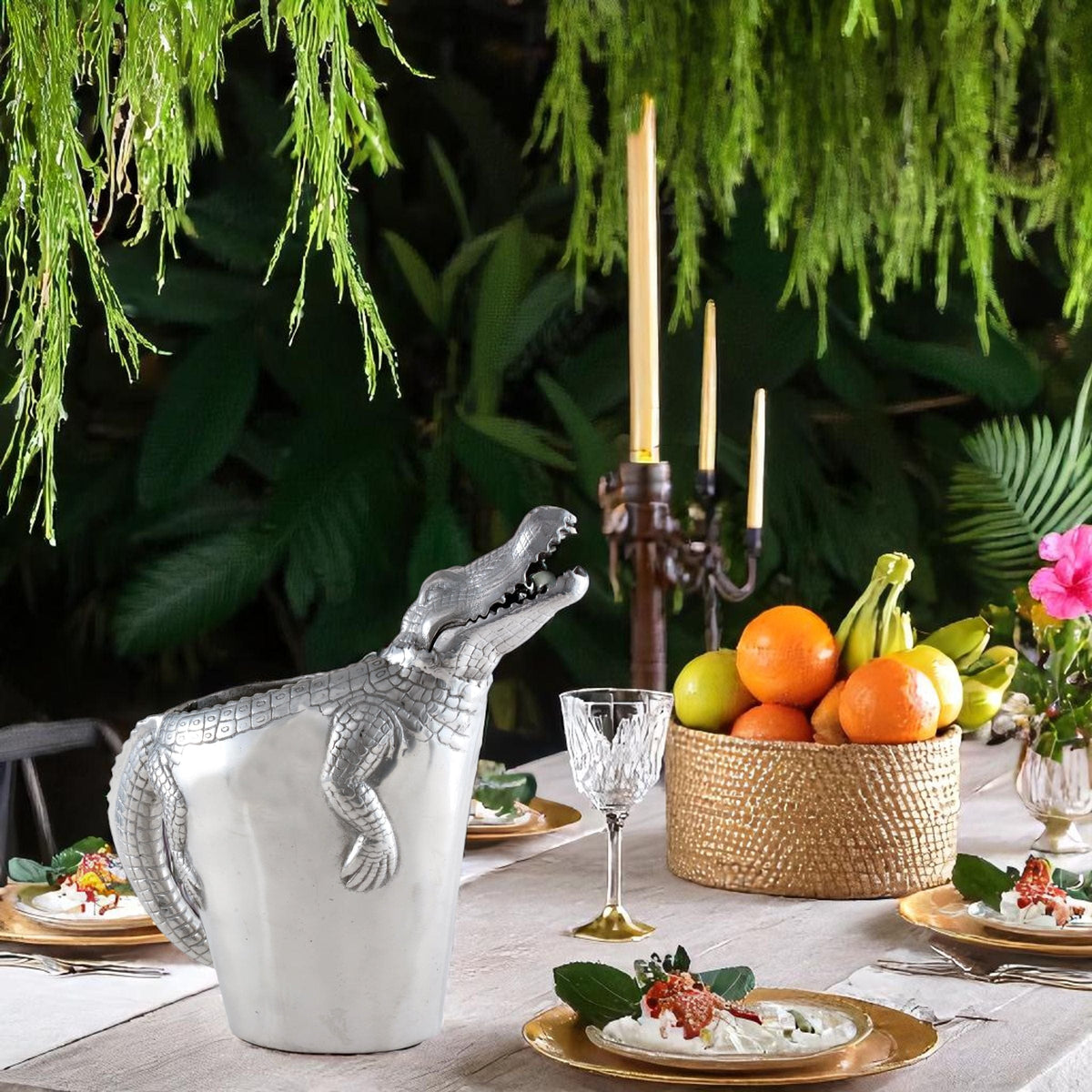 Alligator Pitcher