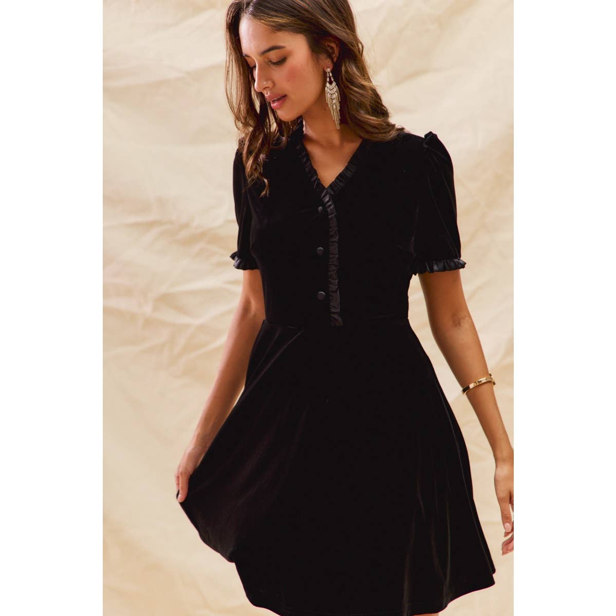 CHRISTMAS HOLIDAY VELVET RUFFLED MINI DRESS: BLACK / XL
