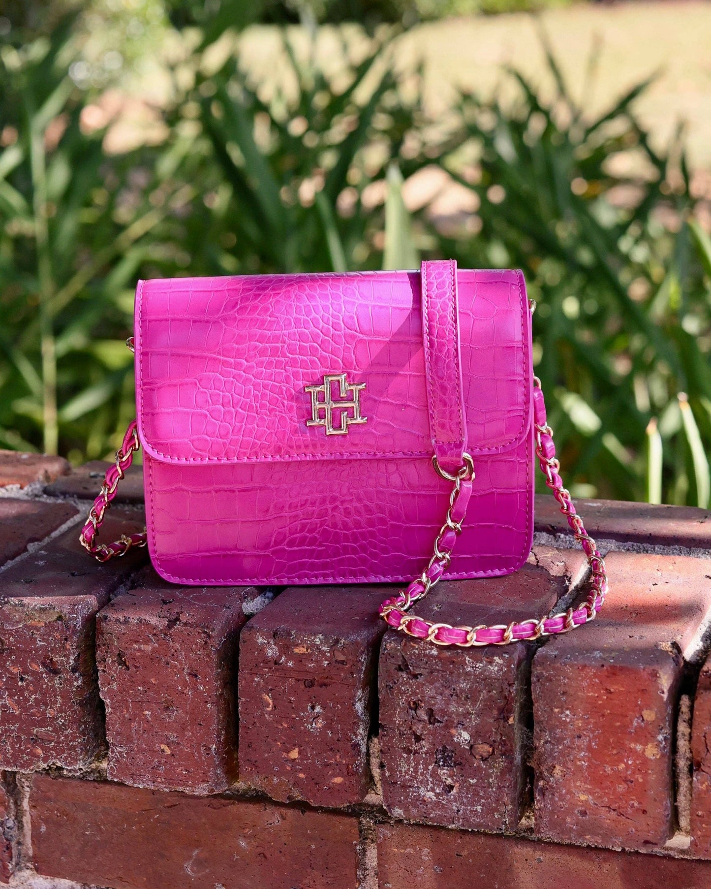 Evelyn Crossbody Hot Pink EC: