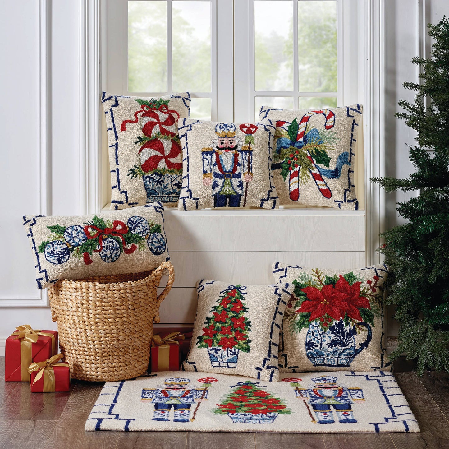 Chinoiserie Ornaments Hook Pillow