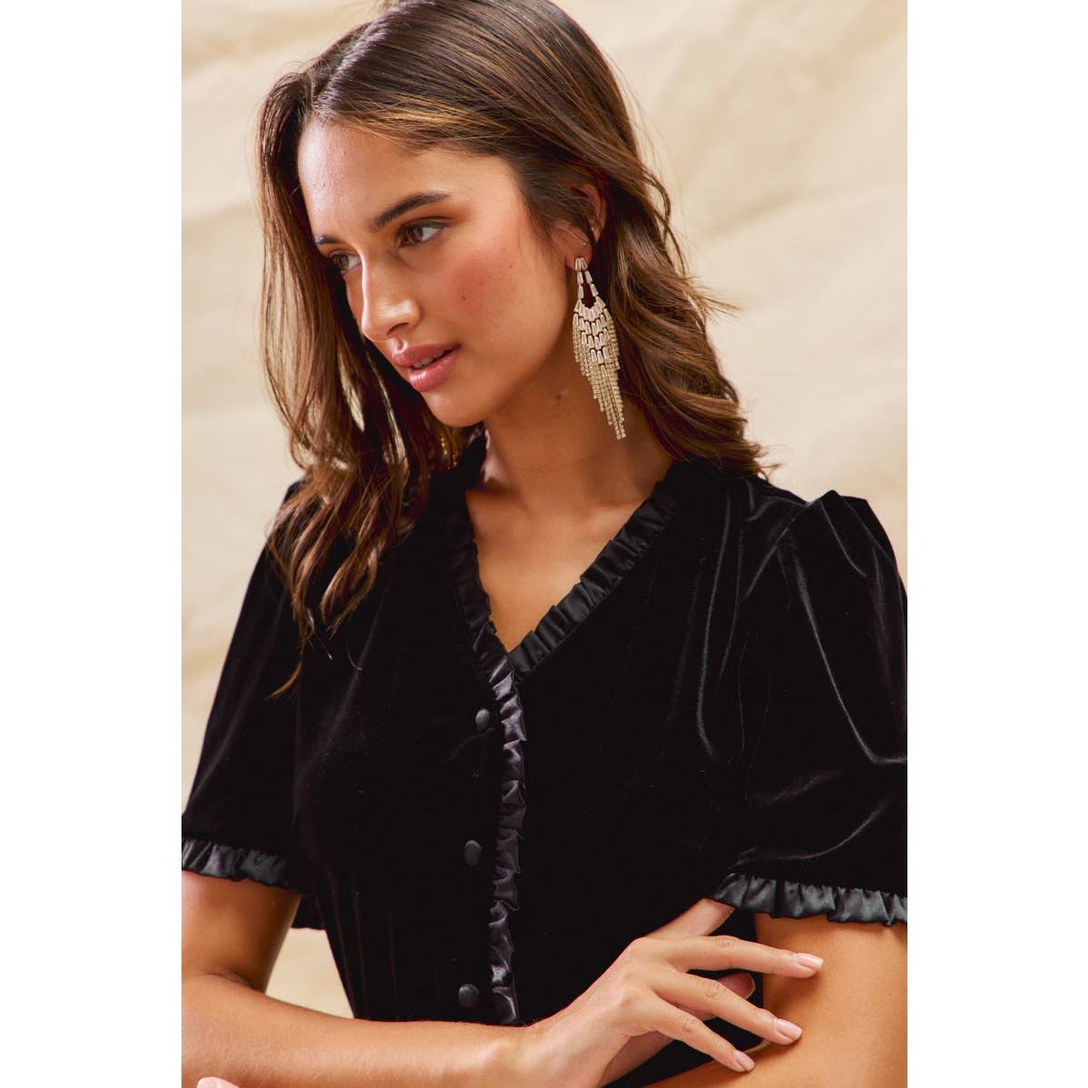 CHRISTMAS HOLIDAY VELVET RUFFLED MINI DRESS: BLACK / M