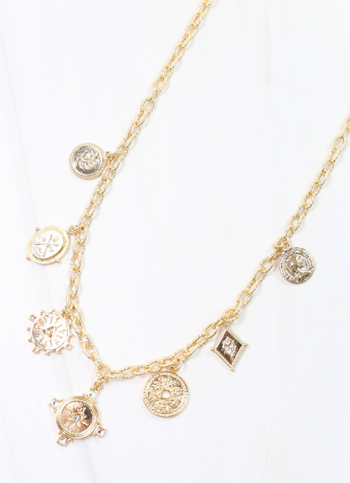 Mariann Charm Necklace Gold: Default