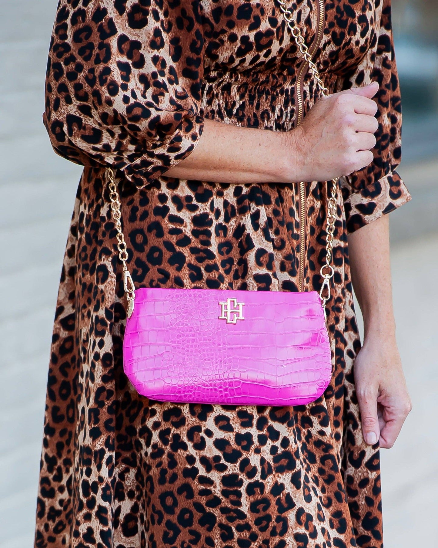 Livi Crossbody Hot Pink EC: