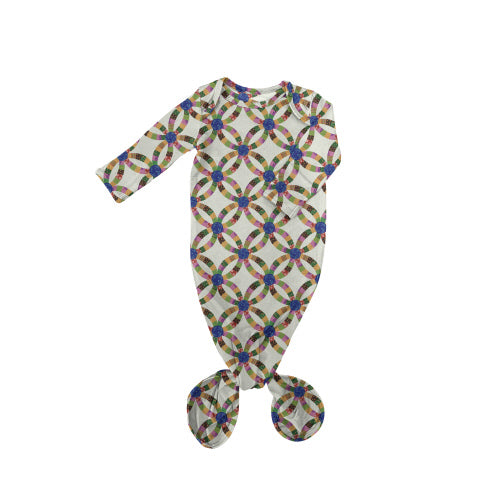 Knotted Gown (Quilt Girl) New Born